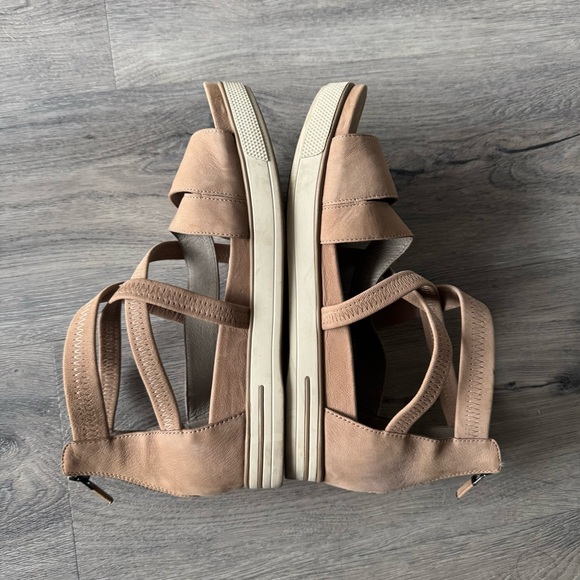 Eileen Fisher Skill Platform Strappy Sandals